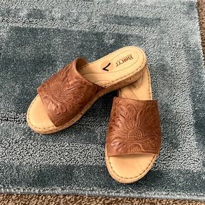 Born leather sandals